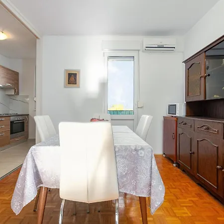 Apartamento 1 Bedroom Cozy In