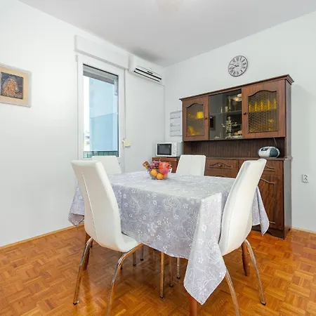 1 Bedroom Cozy In Apartman *