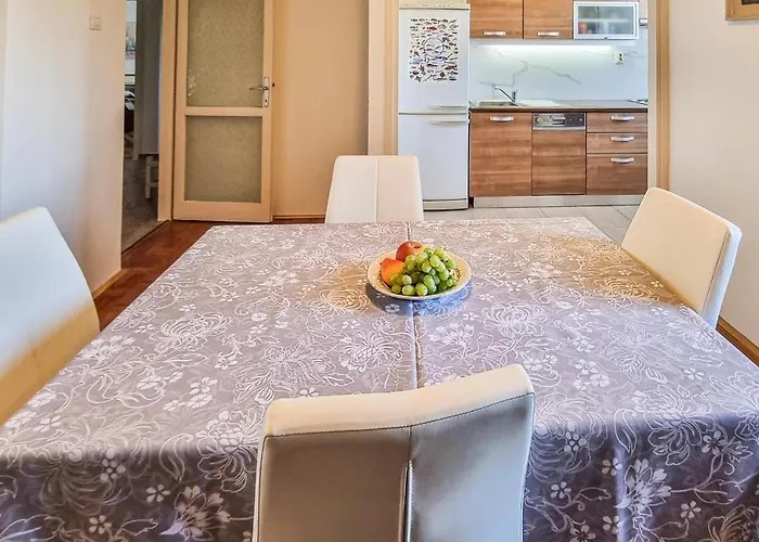 Apartment 1 Bedroom Cozy In